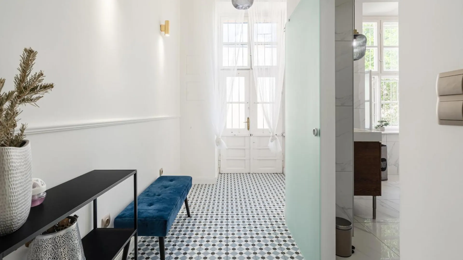 Styled Apartment Close To The River Danube. Budapest